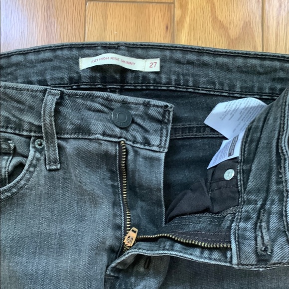 Levi's Black Skinny Jeans with Classic Design - Picture 2 of 6